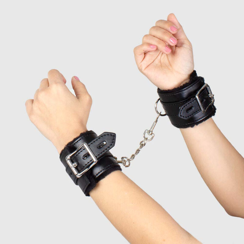 SECRETPLAY - CZARNE KAJDANKI BDSM Z KOLEKCJI BONDAGE