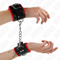 KINK - KAJDANKI ZE SZTUCZNYM FUTREM Z KWADRATOWYMI OTWORAMI CZERWONO-CZARNE REGULOWANE PASKI 17-29 CM X 6 CM