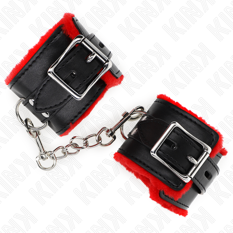 KINK - KAJDANKI ZE SZTUCZNYM FUTREM Z KWADRATOWYMI OTWORAMI CZERWONO-CZARNE REGULOWANE PASKI 17-29 CM X 6 CM