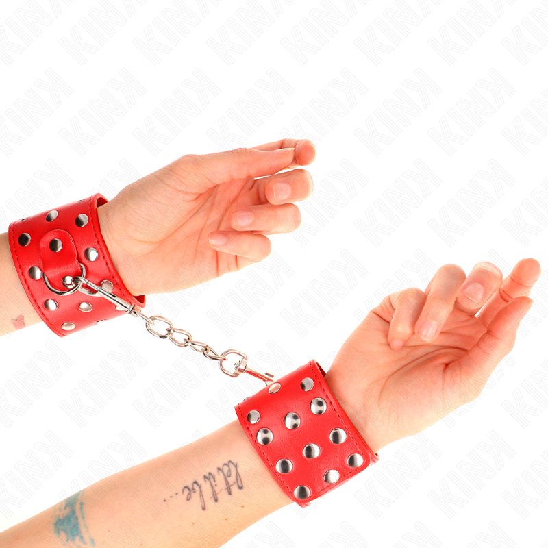 KINK - KAJDANKI NA NADGARSTKI Z ZATRZASKIEM PEŁNE NITÓW CZERWONE REGULOWANE 19-24 CM X 5,5 CM