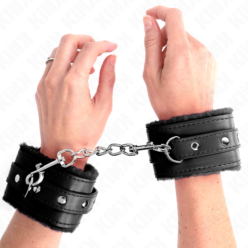 KINK - KAJDANKI Z WYŚCIÓŁKĄ FUTERKOWĄ CZARNE Z CZARNYM PASKIEM REGULOWANE 17-29 CM X 6 CM